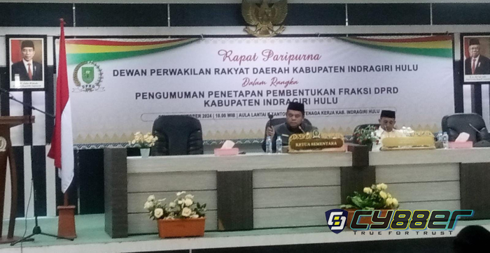 Ketua Sementara Sabtu P. Sinurat Pimpin Rapat Paripurna Penetapan Fraksi DPRD Inhu Masa Jabatan 2024-2029